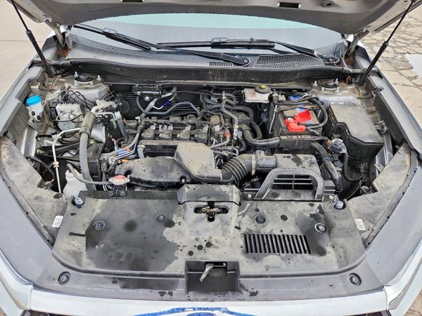 2025 HONDA CR-V — Engine bay