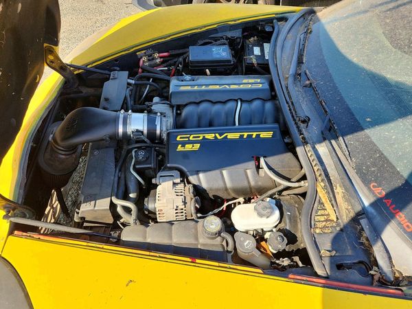 2012 CHEVROLET CORVETTE Standard 1LT — Engine bay