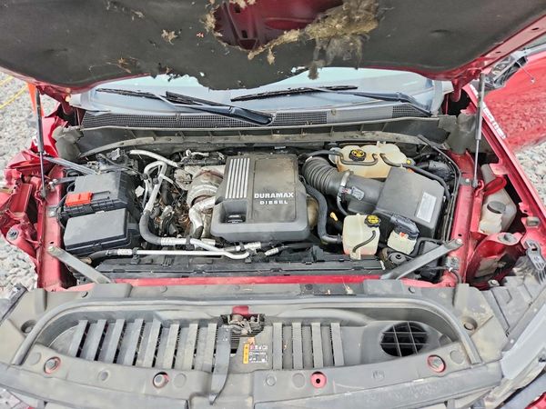 2020 CHEVROLET SILVERADO RST — Engine bay
