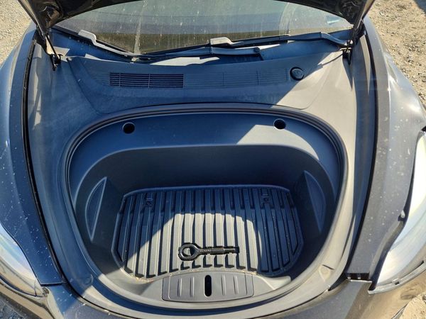 2020 TESLA MODEL 3 — Engine bay