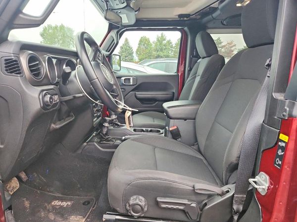 2021 JEEP WRANGLER — DENT