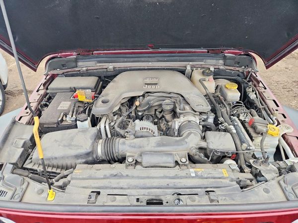 2021 JEEP WRANGLER — Engine bay