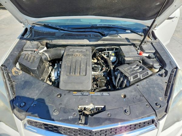 2013 CHEVROLET EQUINOX 1LT — Engine bay