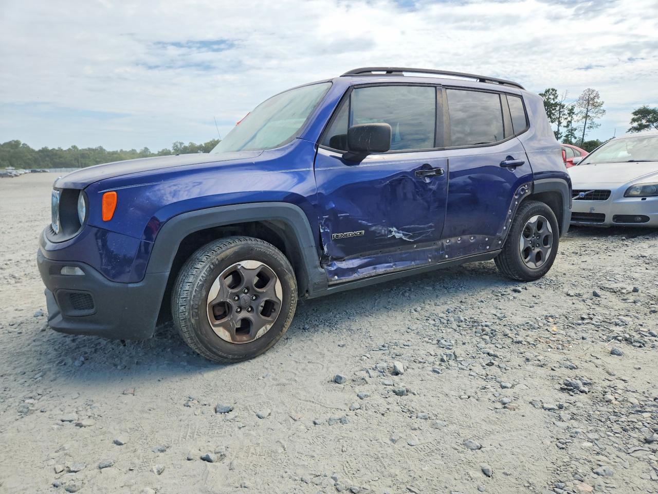 2016 JEEP RENEGADE — Front 3/4