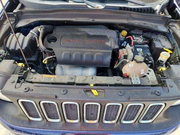 2016 JEEP RENEGADE — Engine bay