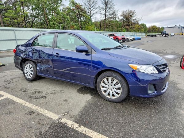 2013 TOYOTA COROLLA — Passenger 3/4