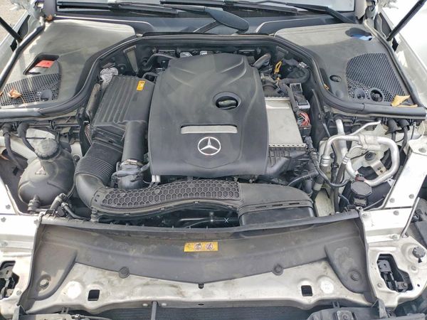 2019 MERCEDES-BENZ E-CLASS E300 — Engine bay