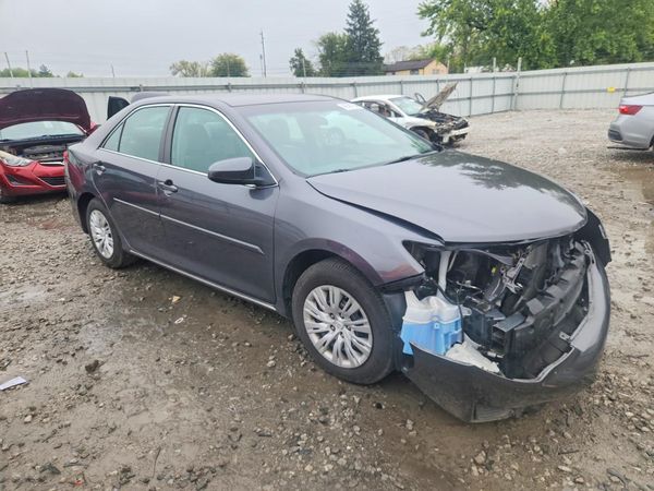 2014 TOYOTA CAMRY — Passenger 3/4