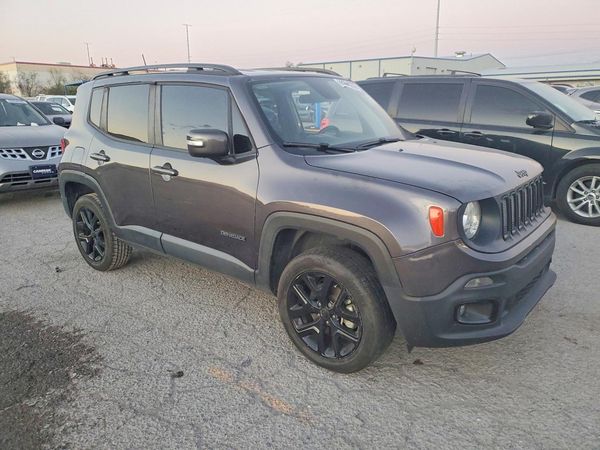 2018 JEEP RENEGADE — Passenger 3/4