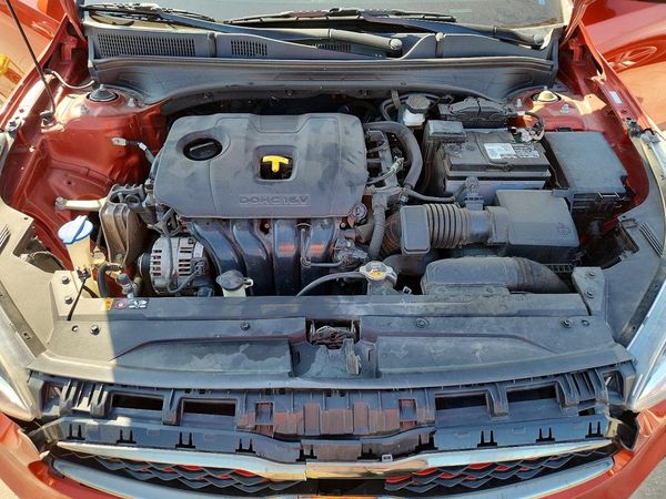 2020 KIA FORTE GT Line — Engine bay