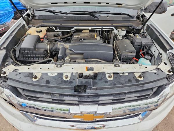 2018 CHEVROLET COLORADO Work Truck — Engine bay