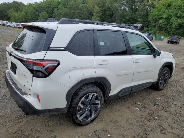 2025 SUBARU FORESTER Limited
