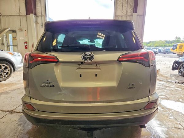 2018 TOYOTA RAV4 LE — DIRR