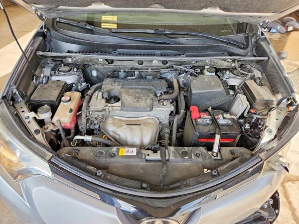 2018 TOYOTA RAV4 LE — Engine bay