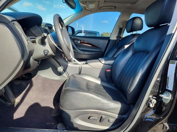 2017 INFINITI QX50 — DENT