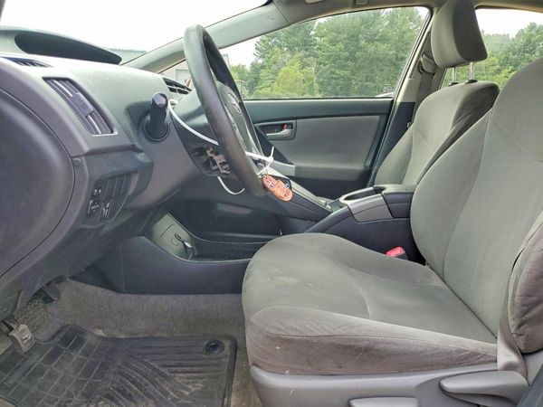 2013 TOYOTA PRIUS — DENT