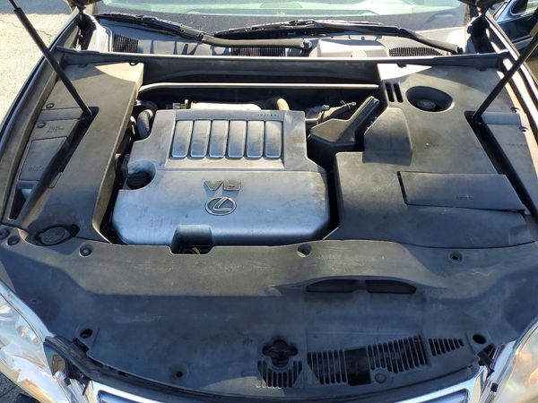 2012 LEXUS ES — Engine bay