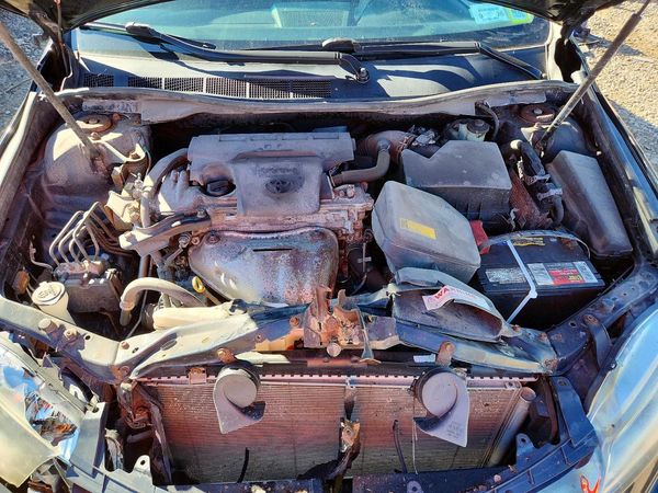 2015 TOYOTA CAMRY — Engine bay