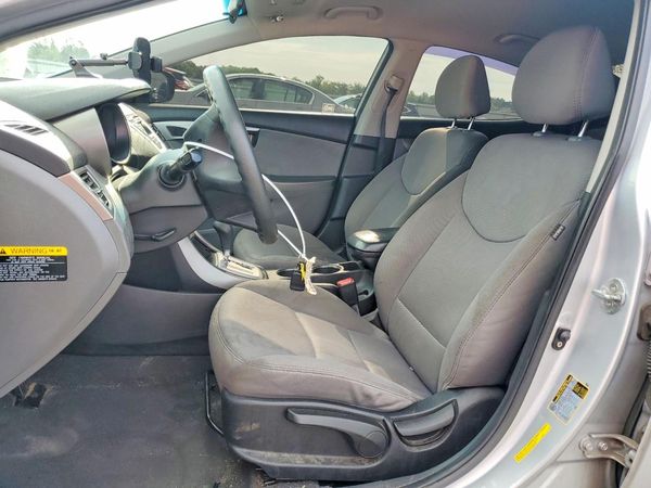 2012 HYUNDAI ELANTRA — DENT