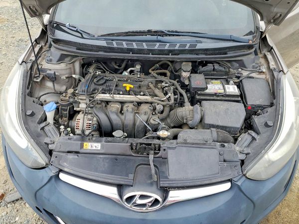 2015 HYUNDAI ELANTRA — Engine bay