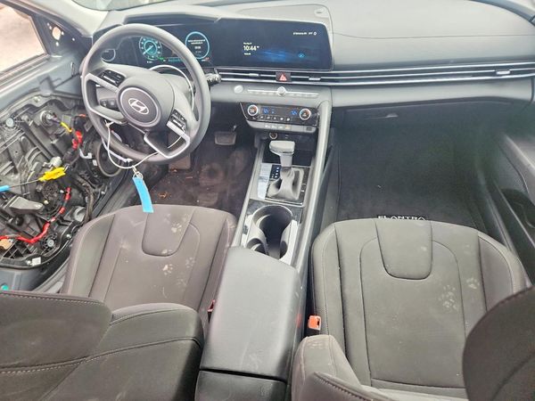 2024 HYUNDAI ELANTRA Blue — CKPT