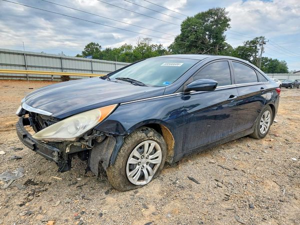 2012 HYUNDAI SONATA — Front 3/4