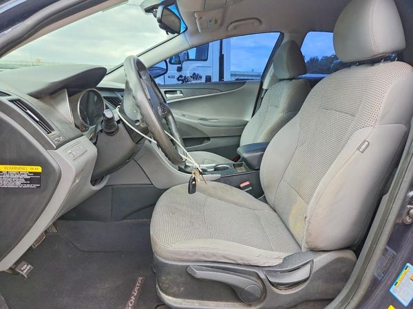 2012 HYUNDAI SONATA — DENT