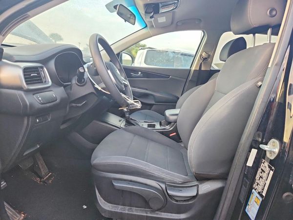 2019 KIA SORENTO L, LX, S