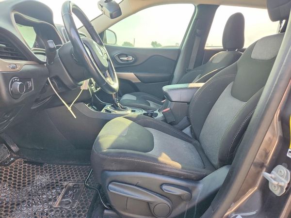 2017 JEEP CHEROKEE Sport — DENT