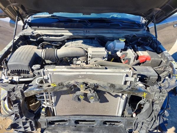 2022 RAM 1500 Big Horn, Lone Star — Engine bay