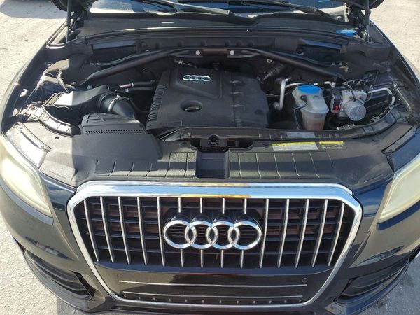 2017 AUDI Q5 — Engine bay