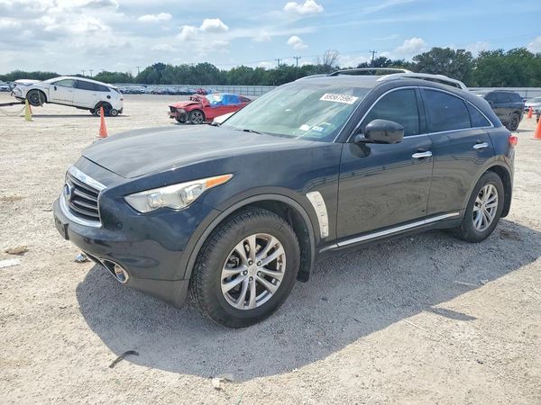 2013 INFINITI FX37 — Front 3/4
