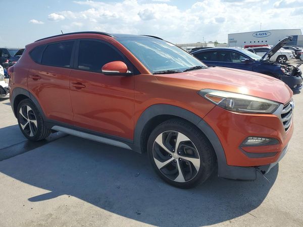 2017 HYUNDAI TUCSON — Passenger 3/4