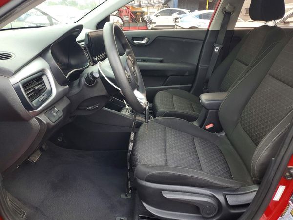 2021 KIA RIO — DENT