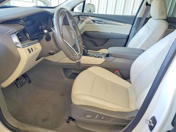 2020 CADILLAC XT5 Premium Luxury — DENT