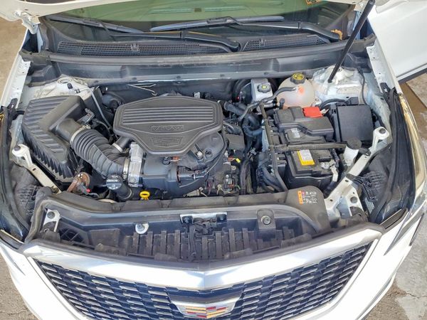 2020 CADILLAC XT5 Premium Luxury — Engine bay