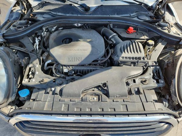 2017 MINI COOPER — Engine bay