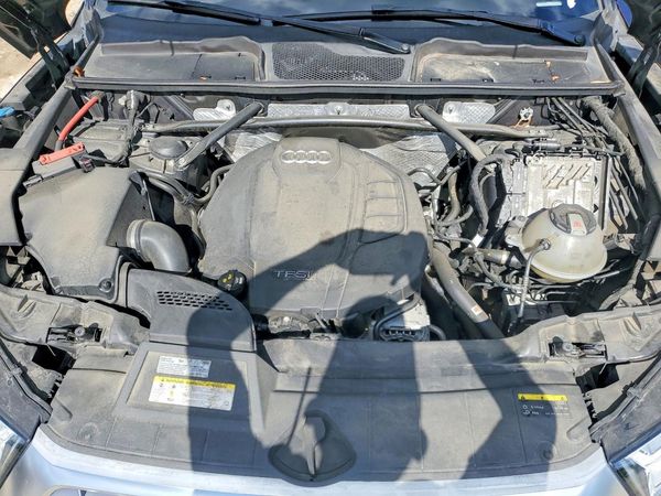 2018 AUDI Q5 — Engine bay