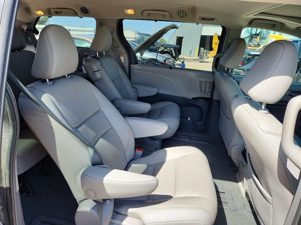 2019 TOYOTA SIENNA — PSRS