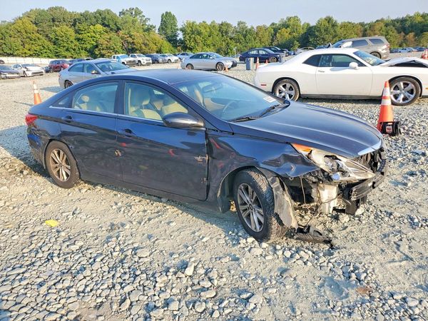 2013 HYUNDAI SONATA — Passenger 3/4