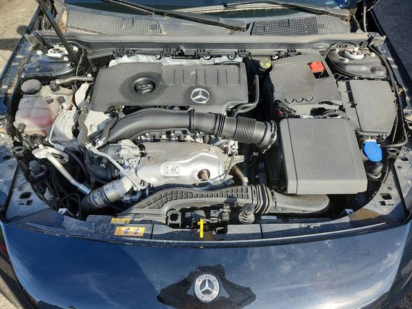 2020 MERCEDES-BENZ A A220-4M — Engine bay