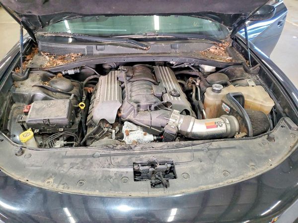 2016 DODGE CHARGER R/T Scat Pack — Engine bay