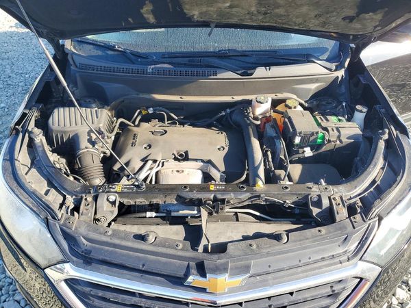 2018 CHEVROLET EQUINOX LT (2LT) — Engine bay