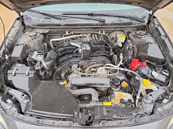 2021 SUBARU OUTBACK — Engine bay