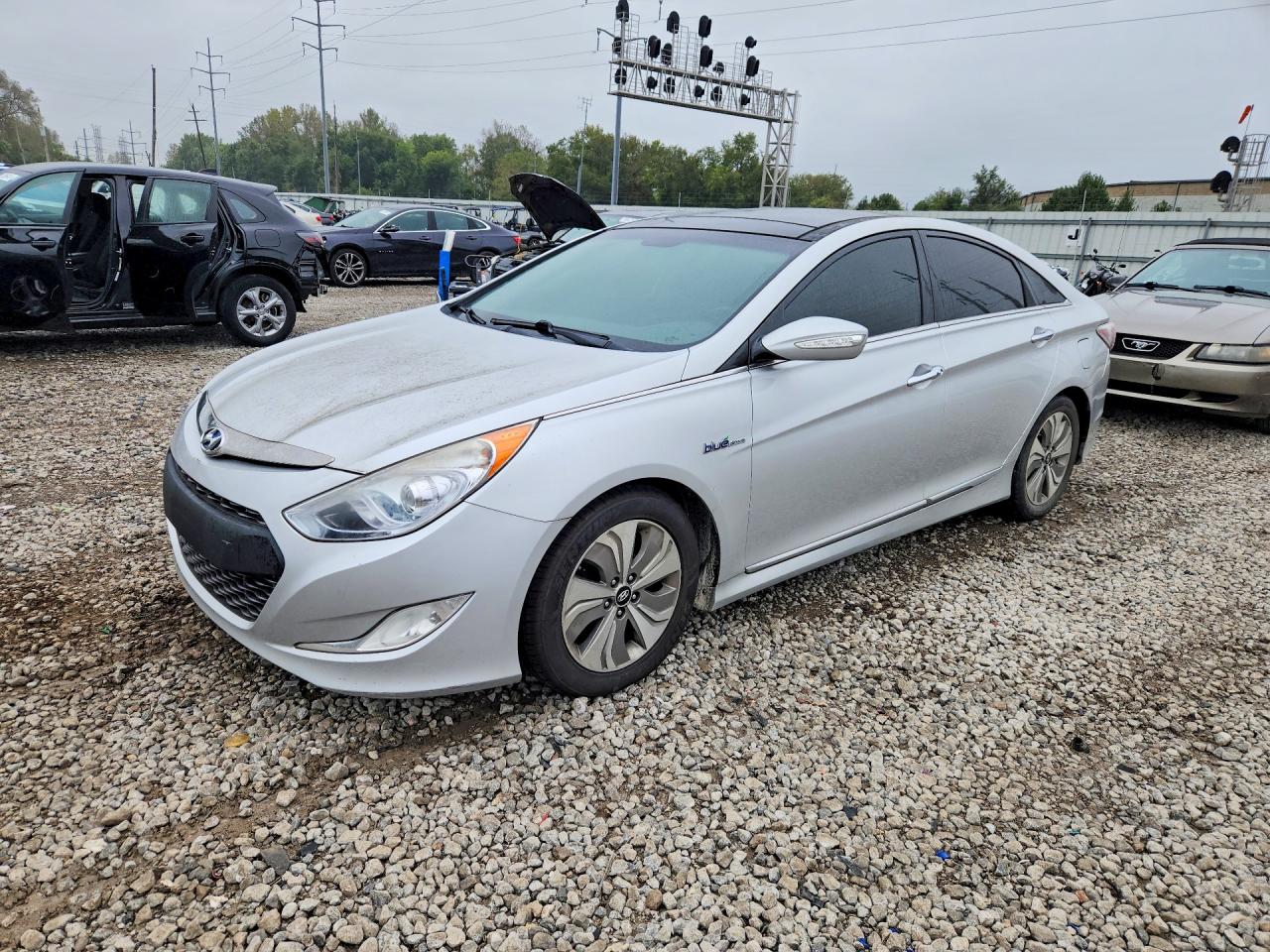 2014 HYUNDAI SONATA Hybrid/ Hybrid Limited — Front 3/4