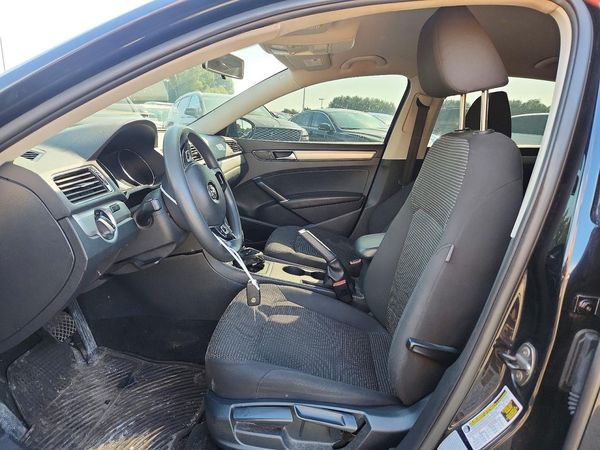 2017 VOLKSWAGEN PASSAT S — DENT
