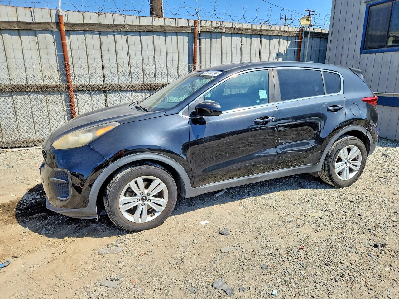 2017 KIA SPORTAGE LX — Front 3/4