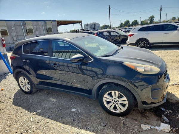 2017 KIA SPORTAGE LX — Passenger 3/4