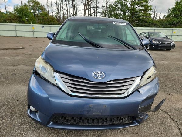 2017 TOYOTA SIENNA — DIRF
