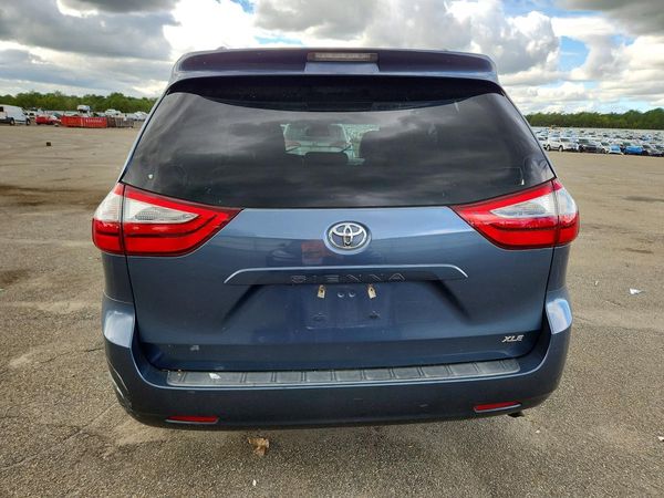 2017 TOYOTA SIENNA — DIRR